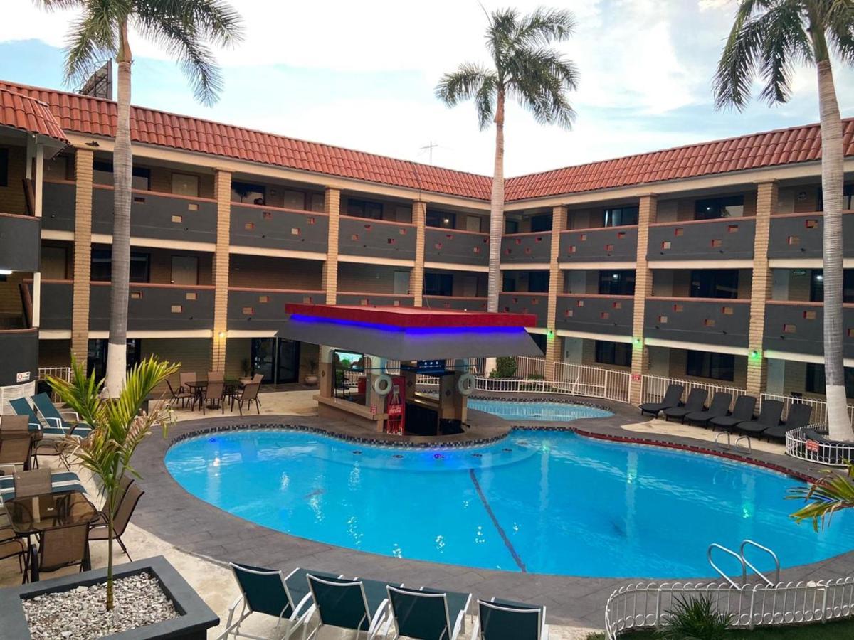 Hotel La Finca Hermosillo Bagian luar foto